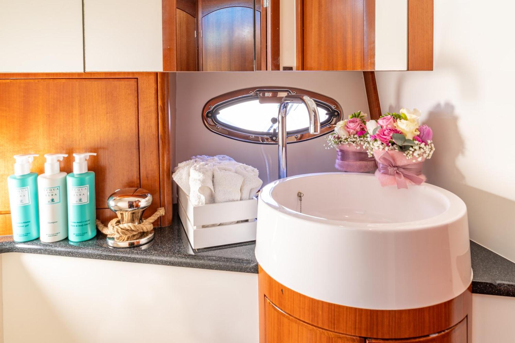 Yachthotel Helvetia Spa- Und Wellnessdomizil Lindau  Room photo