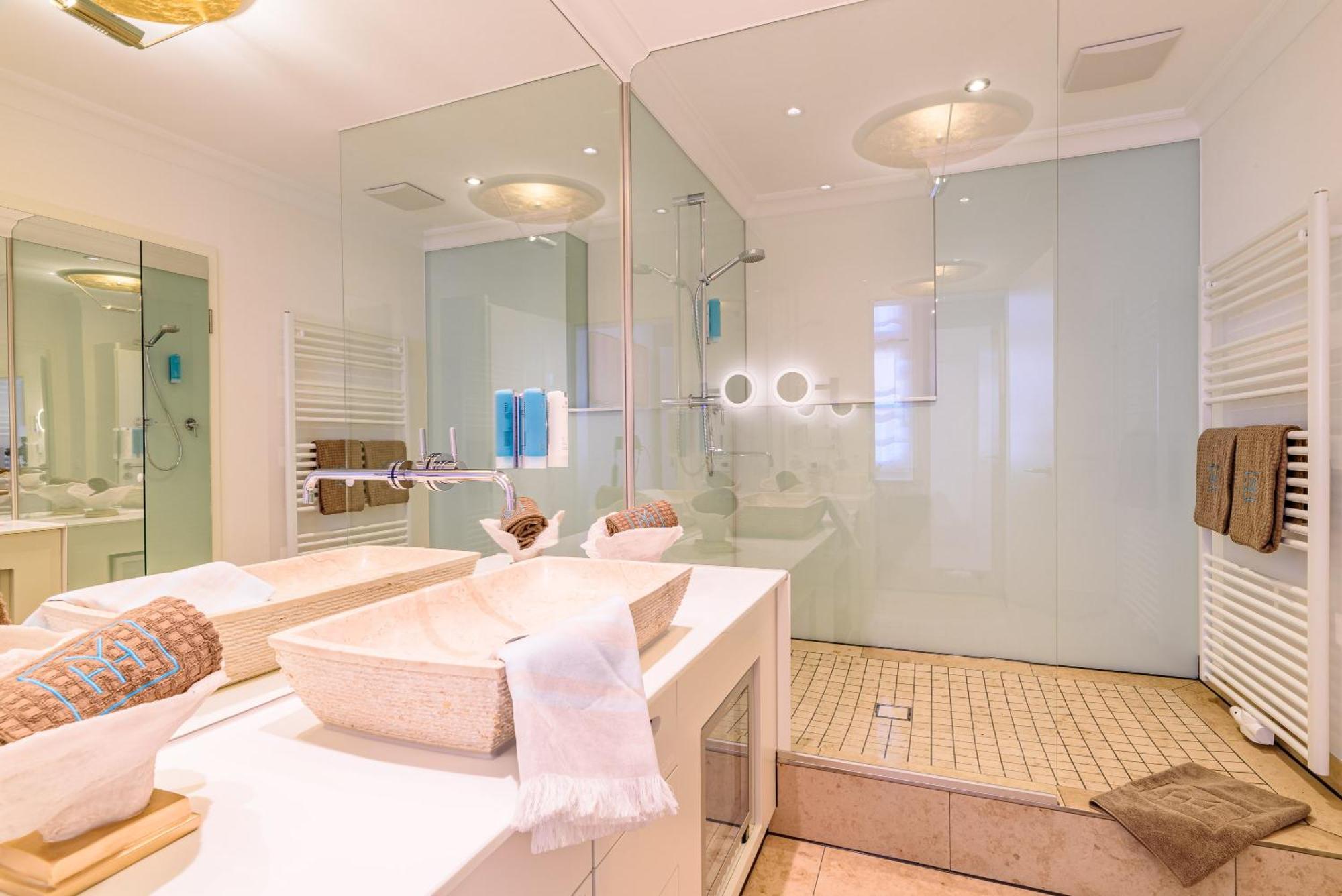 Yachthotel Helvetia Spa- Und Wellnessdomizil Lindau  Room photo